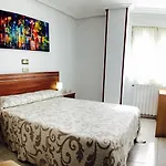 Sol Naciente 2* León