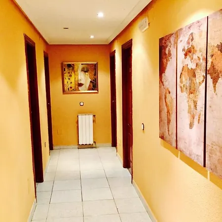 Sol Naciente 2* לאון