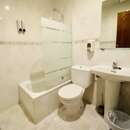 Sol Naciente בית הארחה לאון