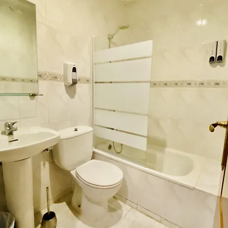 Sol Naciente בית הארחה לאון