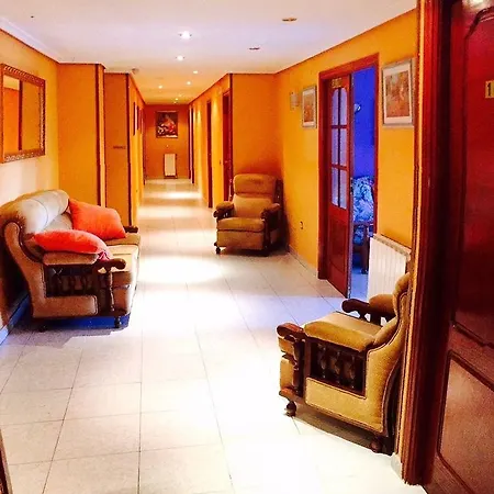 Sol Naciente 2* לאון