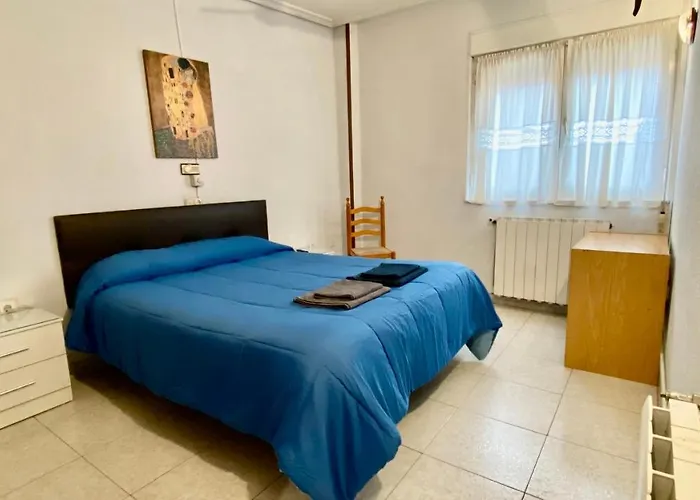 Sol Naciente 2* León