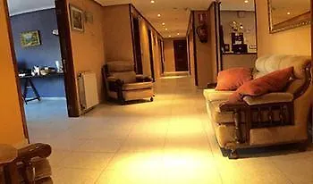 Sol Naciente 2* León